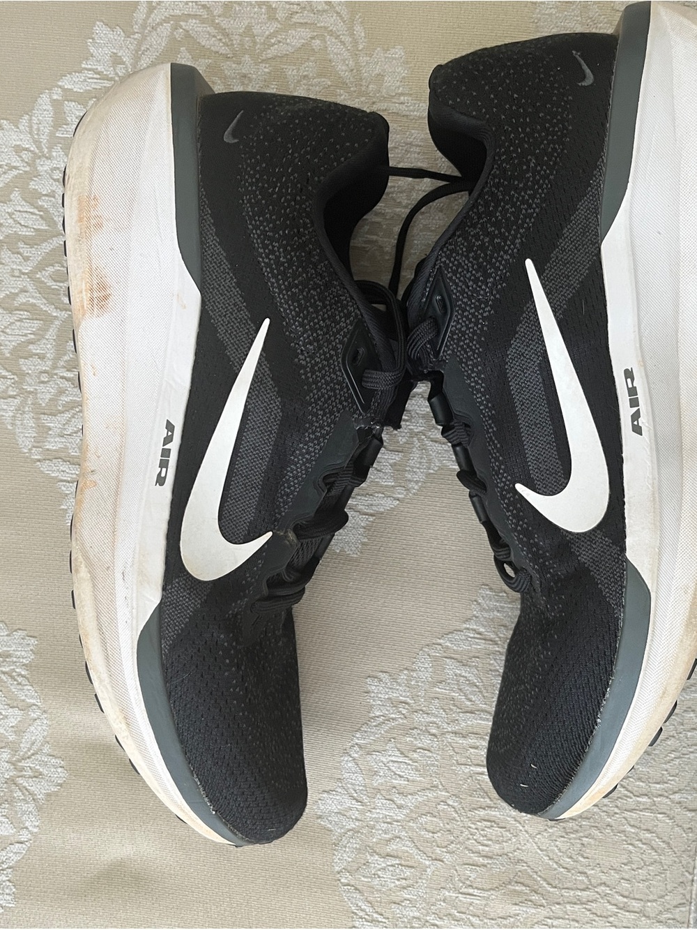 🎱🎱🎱Nike Men’s Black with White Swoosh Athletic Running Shoes Size 10